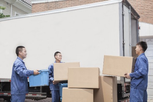 Organized relocation service for homes and offices in Mayfair